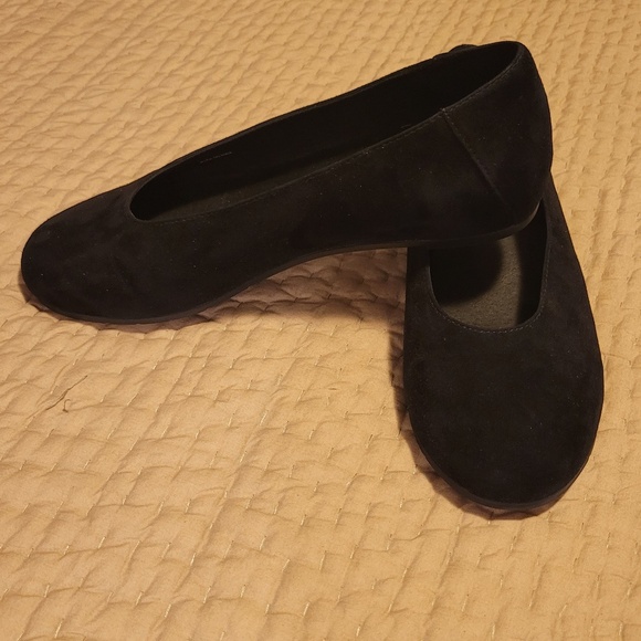 Eileen Fisher Womans Suede Ballet Flats - Picture 1 of 6